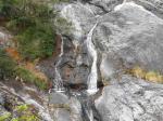 Deux fines cascades à 1230 m.