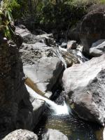 Petites chutes dans le chaos des roches.