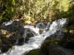 Deux cascades qui se rejoignent dans le même bassin