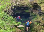 On atteint facilement la grotte à 8 m du sentier