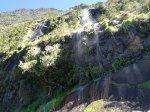 Le pisse en l'air tombant du rempart