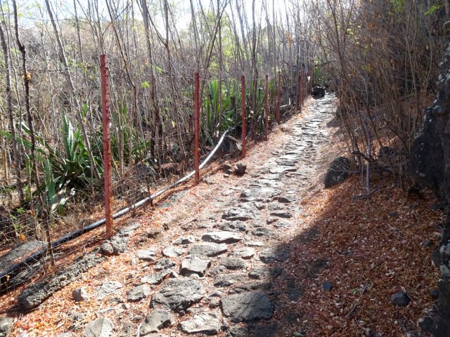 Cette partie pavée était empruntée bien avant qu'on s'adonne à la randonnée de loisir