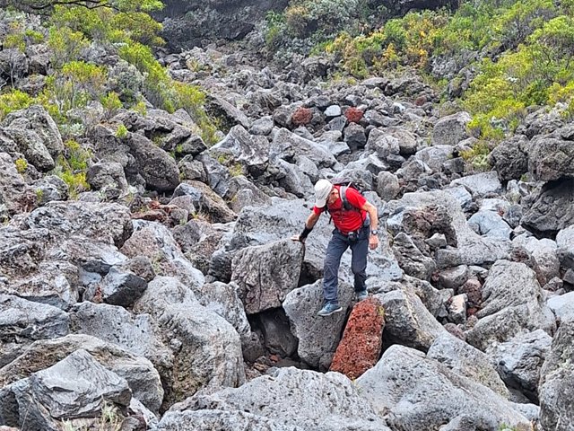 Remontée très sportive de 100 m pour 500 m de distance sur de gros blocs