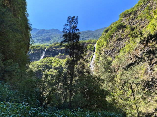 La rivière fait un S à 850 m et l'on devine les premières chutes